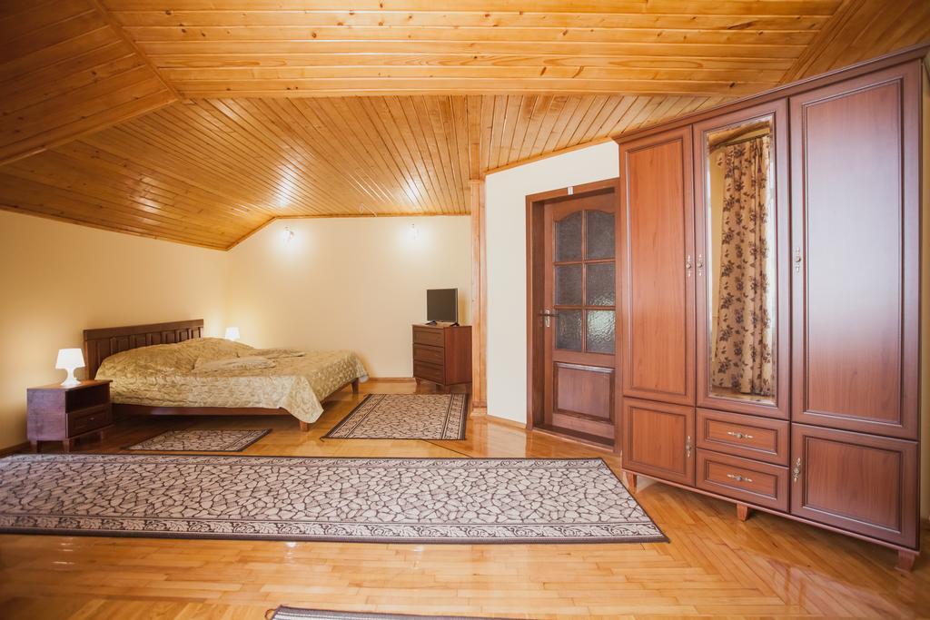 Saxony Dim Chernivtsi Exterior foto