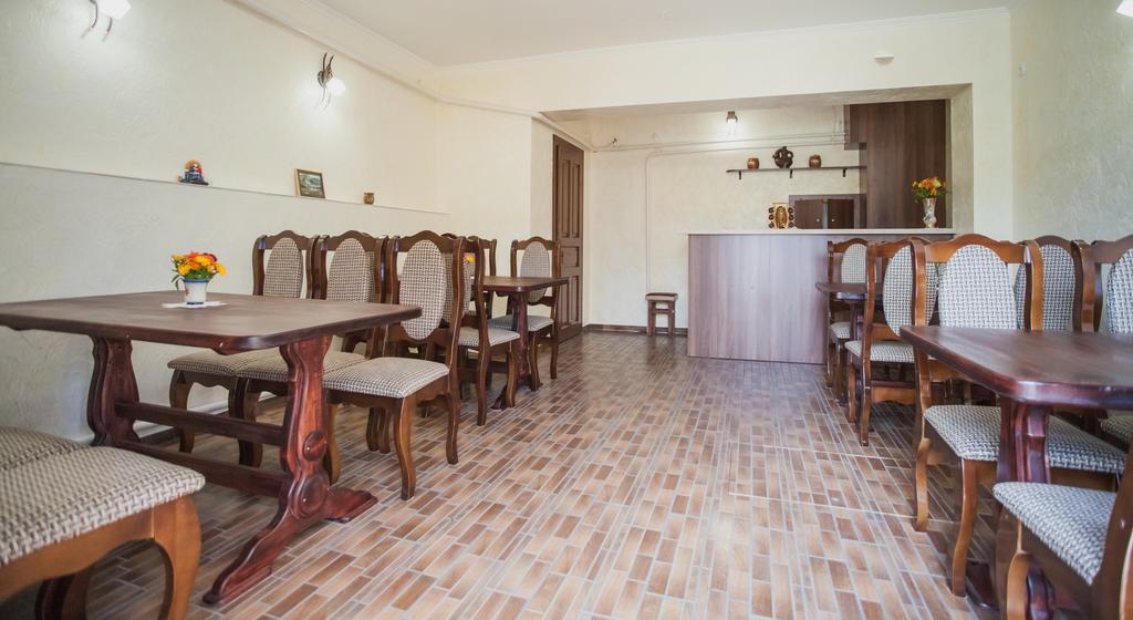 Saxony Dim Chernivtsi Exterior foto